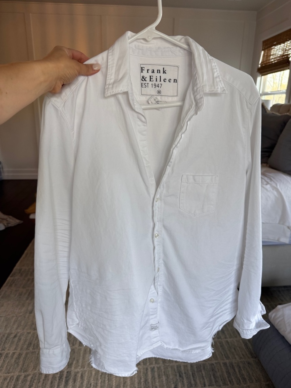 Frank & Eileen Womenz White Long-Sleeve Button-Down Shirt